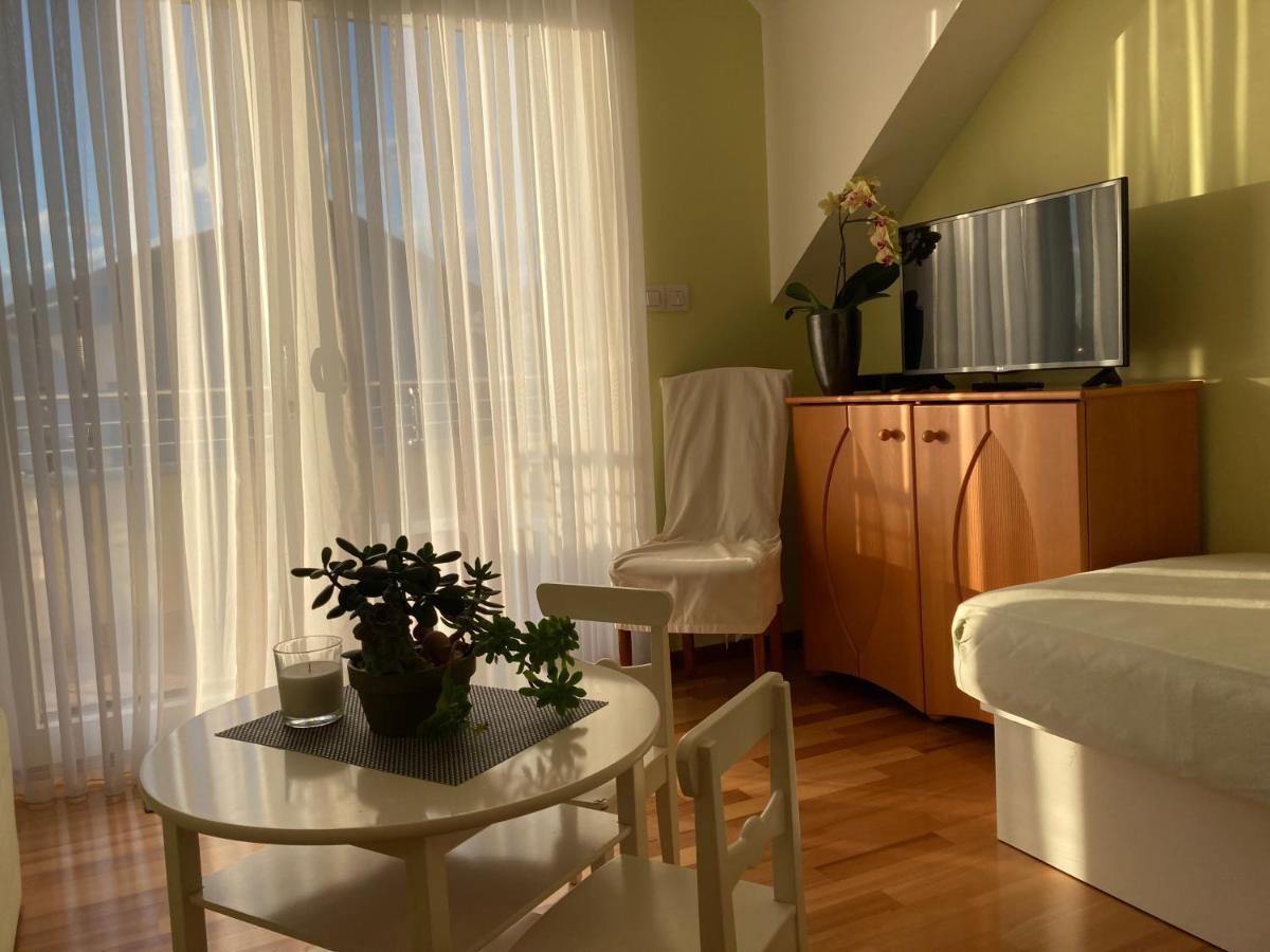 Natasha'S Garden House Apartment Dol pri Ljubljani Luaran gambar
