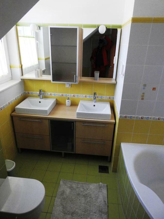 Natasha'S Garden House Apartment Dol pri Ljubljani Luaran gambar